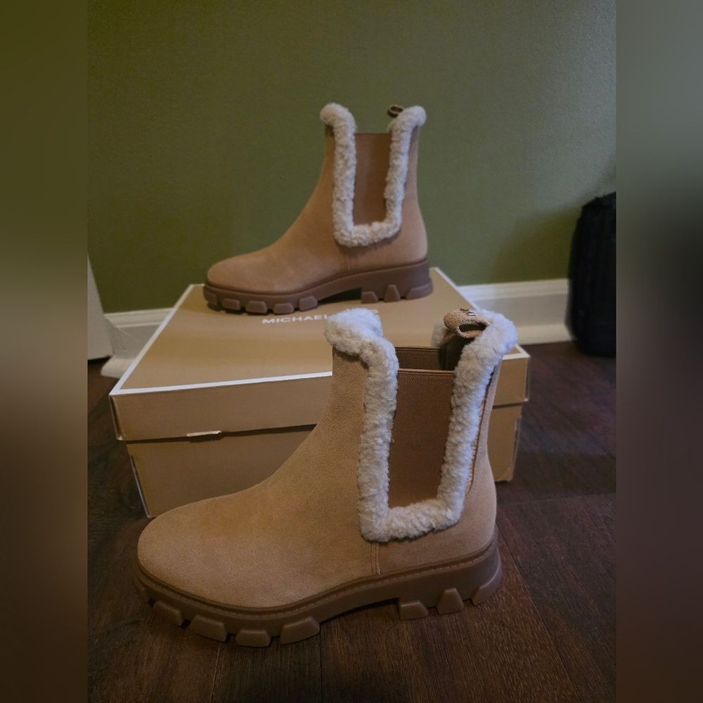 FLASH SALE- NWT-Michael Kors Ridley Tan Bootie Leather Ankle Boots - Picture 2 of 9